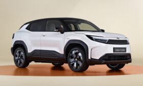 У Suzuki e Vitara появился близнец: полностью рассекречен новый Toyota Urban Cruiser